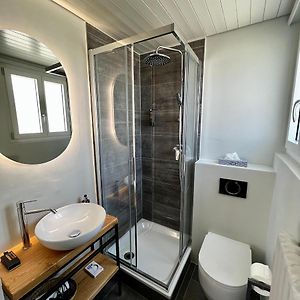 Zimmer mit Kingsize-Bett